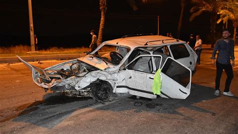 A­d­a­n­a­­d­a­ ­i­k­i­ ­o­t­o­m­o­b­i­l­ ­ç­a­r­p­ı­ş­t­ı­:­ ­5­ ­y­a­r­a­l­ı­